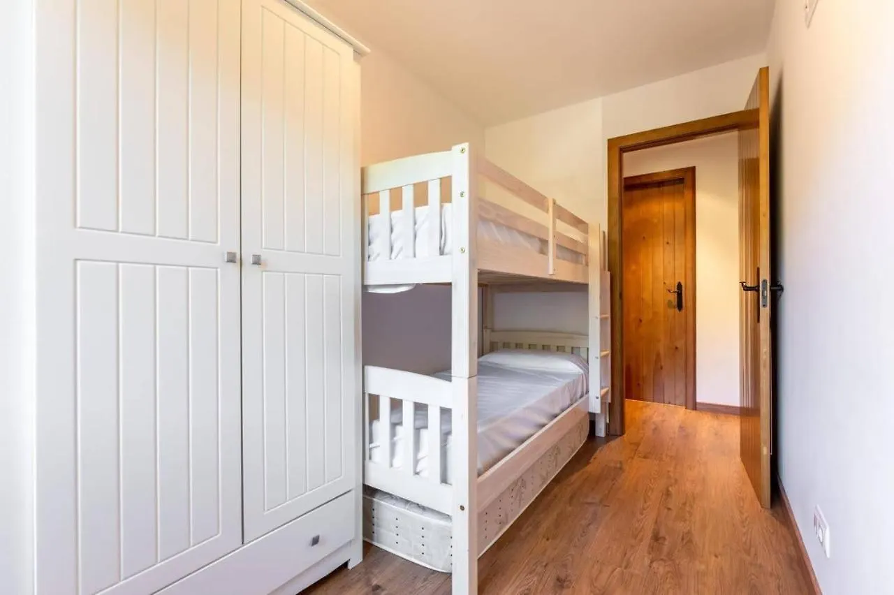 Apartamentsaloriaburg Farrera 0*,